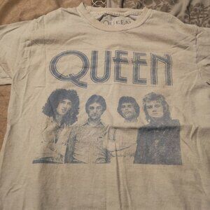 Queen Official Band T-Shirt, Vintage Style, Small